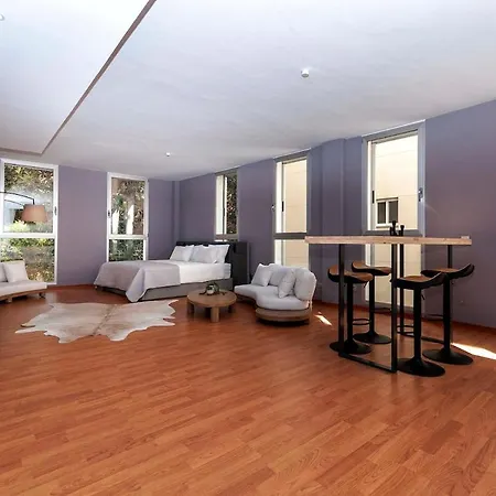 Modern 1st Floor Loft In *