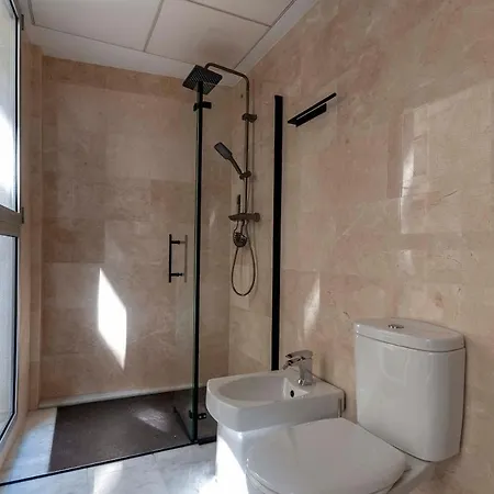 Modern 1st Floor Loft In Appartamento